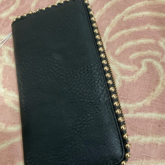 FINAL MARKDOWN Charming Charlie NWT - Picture 1 of 4